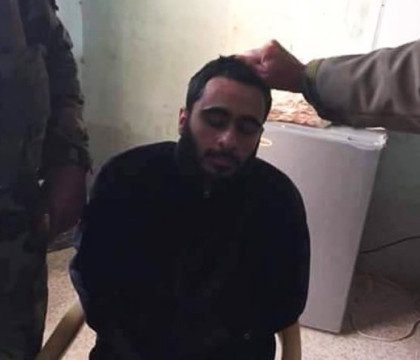 Raspunsul uluitor dat de un luptator ISIS la intrebarea "De unde estia" Jihadistul a fost capturat din greseala Raspunsul uluitor dat de un luptator ISIS la intrebarea "De unde estia" Jihadistul a fost capturat din greseala