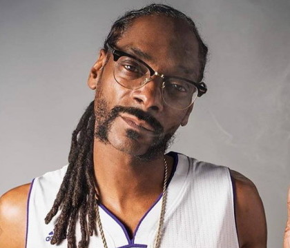 Snoop Dogg a anuntat ca va veni la Bogata, in Mures. Mesajul transmis de cantaret pe Facebook
