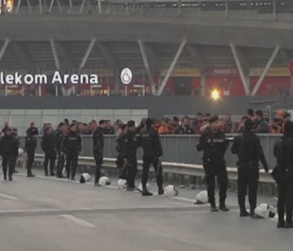 Meciul de fotbal dintre intre Galatasaray si Fenerbahce, anulat cu 2 ore inainte dupa o amenintare Meciul de fotbal dintre intre Galatasaray si Fenerbahce, anulat cu 2 ore inainte dupa o amenintare