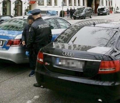 Numerosi nemti s-au plans ca sunt agresati pe strada in Hamburg. Ce a descoperit politia intr-un Audi Numerosi nemti s-au plans ca sunt agresati pe strada in Hamburg. Ce a descoperit politia intr-un Audi