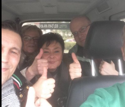 Exemplul de solidaritate dat de belgieni dupa atentatele care au zguduit inima Europei. Oamenii isi deschid usile turistilor Exemplul de solidaritate dat de belgieni dupa atentatele care au zguduit inima Europei. Oamenii isi deschid usile turistilor
