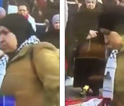 Gestul revoltator al unei femei ce poarta val pe cap, la memorialul de la Bruxelles, filmat. Ce face cu un steag israelian Gestul revoltator al unei femei ce poarta val pe cap, la memorialul de la Bruxelles, filmat. Ce face cu un steag israelian