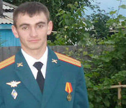 Rusii au dezvaluit identitatea soldatului denumit de presa "Rambo al Rusiei". Cum a murit Aleksandr Prokhorenko la 25 de ani - FOTO Rusii au dezvaluit identitatea soldatului denumit de presa "Rambo al Rusiei". Cum a murit Aleksandr Prokhorenko la 25 de ani - FOTO
