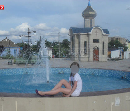 Doua adolescente din Rusia, gasite moarte langa blocul unde locuiau. Mesajul lasat in urma de una dintre fete Doua adolescente din Rusia, gasite moarte langa blocul unde locuiau. Mesajul lasat in urma de una dintre fete