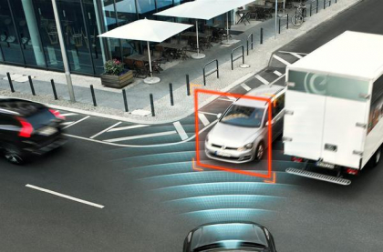 Noul Volvo XC90, lansat si creat ca sa intrerupa anii de glorie Mercedes, Audi si BMW. Masina pare de pe alta planeta