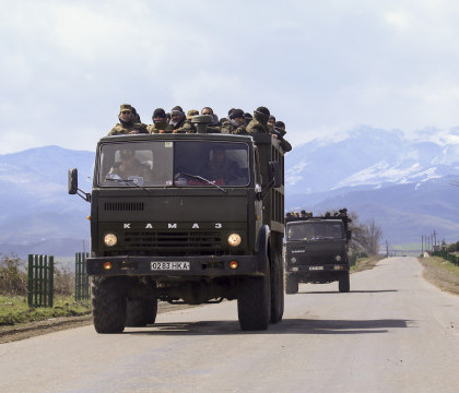 Confruntarile armate s-au reluat in Nagorno-Karabah. Cel putin 64 de persoane au murit in cele 4 zile de "razboi"