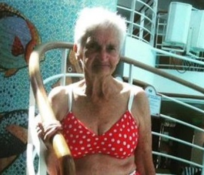 Dovada ca nu esti niciodata prea batran ca sa porti un costum de baie. Gestul facut de o femeie de 90 de ani