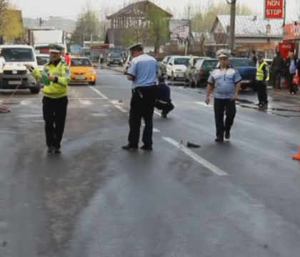 Accident mortal pe trecerea de pietoni. O eleva de 12 ani a fost izbita in plin de o masina care nu i-a acordat prioritate Accident mortal pe trecerea de pietoni. O eleva de 12 ani a fost izbita in plin de o masina care nu i-a acordat prioritate