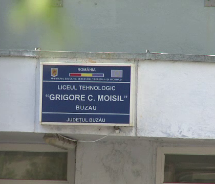 Un profesor de liceu a murit electrocutat in fata elevilor, in timp ce facea un experiment Un profesor de liceu a murit electrocutat in fata elevilor, in timp ce facea un experiment