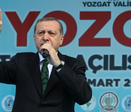 5 barbati de origine turca, arestati pentru insultarea presedintelui Erdogan. Ce pedeapsa risca pentru faptele lor 5 barbati de origine turca, arestati pentru insultarea presedintelui Erdogan. Ce pedeapsa risca pentru faptele lor