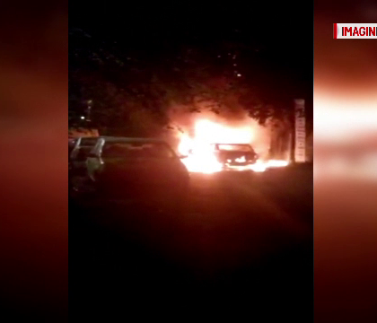 Trei masini distruse intr-un incendiu, la Mamaia. Pompierii cred ca flacarile au fost provocate intentionat Trei masini distruse intr-un incendiu, la Mamaia. Pompierii cred ca flacarile au fost provocate intentionat