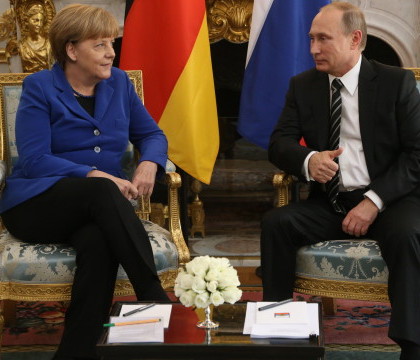 Vladimir Putin si Angela Merkel au discutat la telefon. Decizia luata de cei doi lideri in privinta Ucrainei Vladimir Putin si Angela Merkel au discutat la telefon. Decizia luata de cei doi lideri in privinta Ucrainei