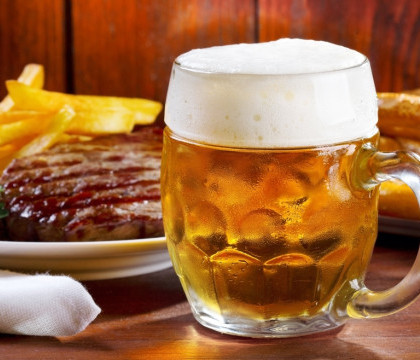 Germania sarbatoreste 500 de ani de la proclamarea legii puritatii berii. Cele 3 ingrediente permise in fabricarea bauturii Germania sarbatoreste 500 de ani de la proclamarea legii puritatii berii. Cele 3 ingrediente permise in fabricarea bauturii