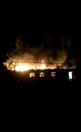 Incendiu urias in apropiere de Straseni. Un depozit a fost cuprins de flacari - FOTO