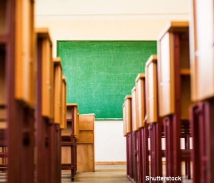 Un profesor din Marea Britanie a facut infarct si a murit, in timpul orei, de fata cu elevii sai Un profesor din Marea Britanie a facut infarct si a murit, in timpul orei, de fata cu elevii sai