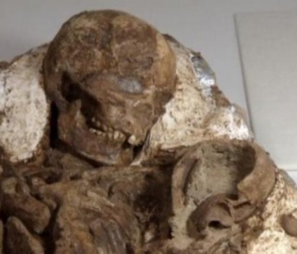 Trupul unei femei care a trait acum 4.800 de ani, descoperit de arheologi. "Cand a fost dezgropata am fost socati" Trupul unei femei care a trait acum 4.800 de ani, descoperit de arheologi. "Cand a fost dezgropata am fost socati"