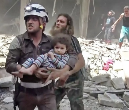 Cel putin 30 de morti in Siria dupa ce fortele guvernamentale au bombardat un spital si o cladire rezidentiala. VIDEO Cel putin 30 de morti in Siria dupa ce fortele guvernamentale au bombardat un spital si o cladire rezidentiala. VIDEO
