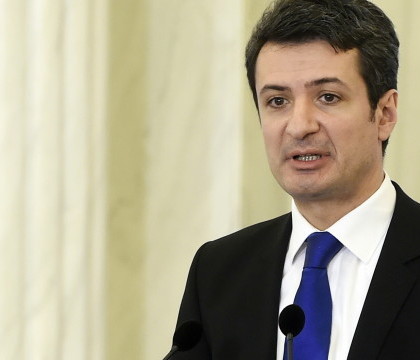 Ministrul Sanatatii al Romaniei si-a dat DEMISIA, in urma scandalului privind dezinfectantii diluati Ministrul Sanatatii al Romaniei si-a dat DEMISIA, in urma scandalului privind dezinfectantii diluati