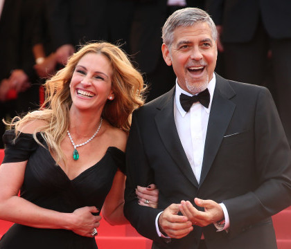 Cannes 2016. Julia Roberts a aparut desculta pe covorul rosu, iar Amal Clooney a avut ceva batai de cap cu rochia. FOTO Cannes 2016. Julia Roberts a aparut desculta pe covorul rosu, iar Amal Clooney a avut ceva batai de cap cu rochia. FOTO