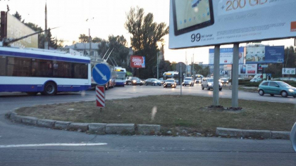Centru capitalei, BLOCAT din cauza unei pane de curent: Circulatia troleibuzelor, PARALIZATA Centru capitalei, BLOCAT din cauza unei pane de curent: Circulatia troleibuzelor, PARALIZATA