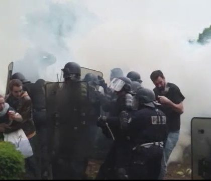 Bilantul protestelor din Franta: masini si magazine vandalizate, plus zeci de arestari. Anuntul guvernului lui Manuel Valls