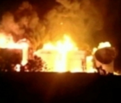 Incendiu la un depozit de arme, in India. Cel putin 17 soldati ar fi murit, iar orasele din apropiere ar fi fost evacuate Incendiu la un depozit de arme, in India. Cel putin 17 soldati ar fi murit, iar orasele din apropiere ar fi fost evacuate