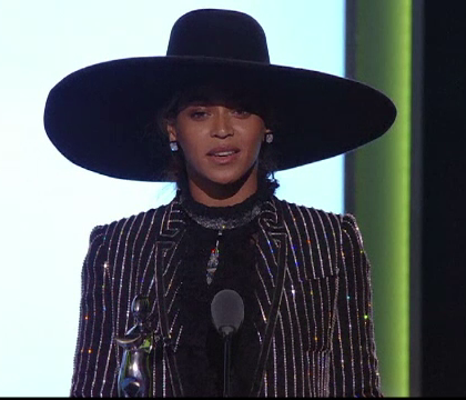 Discursul emotionant tinut de Beyonce la gala designerilor din SUA: "Casele de moda nu ofereau haine fetelor de culoare"