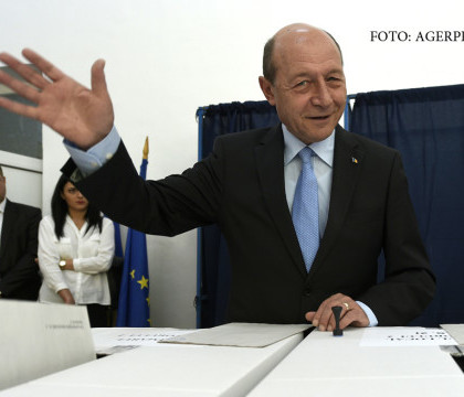 Traian Basescu a primit cetatenia Republicii Moldova. In ce conditii ar putea candida la presedintia acestei tari