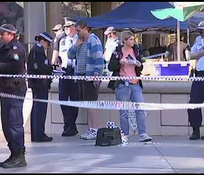 Patru persoane ranite la Sydney, dupa ce Politia a deschis focul intr-un mall. Ce a provocat incidentul Patru persoane ranite la Sydney, dupa ce Politia a deschis focul intr-un mall. Ce a provocat incidentul