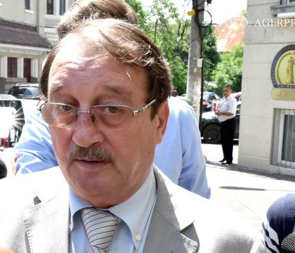 Reactia lui Traian Basescu dupa ce fratele sau, Mircea Basescu, a fost condamnat definitiv, la patru ani de inchisoare Reactia lui Traian Basescu dupa ce fratele sau, Mircea Basescu, a fost condamnat definitiv, la patru ani de inchisoare