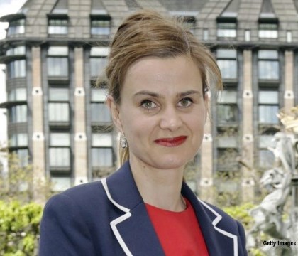 O parlamentara britanica a murit, dupa ce a fost impuscata. Jo Cox facea campanie pentru ramanerea tarii sale in UE O parlamentara britanica a murit, dupa ce a fost impuscata. Jo Cox facea campanie pentru ramanerea tarii sale in UE