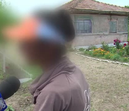 Fetita de 8 ani, abuzata sexual de trei colegi de scoala. Ce le-a povestit micuta parintilor