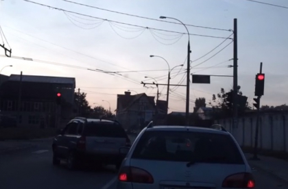 Se crede mai destept decat ceilalti? Ce face soferul "grabit" al unei Kia. VIDEO