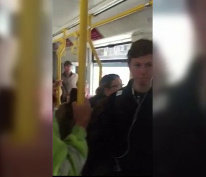 Incidentele rasiste au luat amploare dupa BREXIT. Ce a patit un tanar de culoare intr-un tramvai: "Va distrug pe toti!"