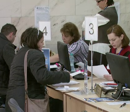 Veste buna pentru moldovenii care isi doresc sa redobandeasca cetatenia romana. Cazierul romanesc va fi mult mai usor de obtinut. Cat vor trebui sa plateasca pentru eliberarea acestui act Veste buna pentru moldovenii care isi doresc sa redobandeasca cetatenia romana. Cazierul romanesc va fi mult mai usor de obtinut. Cat vor trebui sa plateasca pentru eliberarea acestui act