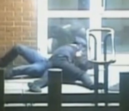 Statele Unite au expulzat doi oficiali rusi dupa atacul unui politist rus asupra unui diplomat american in Moscova - VIDEO