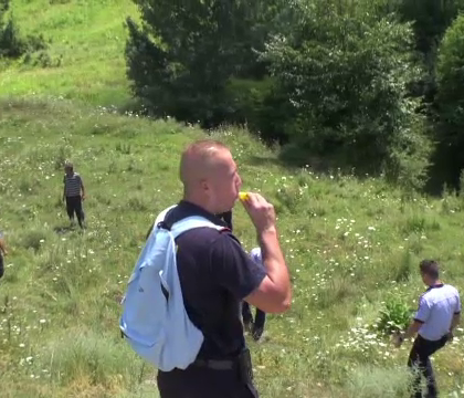 Batrana de 84 de ani, disparuta de cinci zile dintr-un catun greu accesibil din Prahova. Jandarmii o cauta peste tot