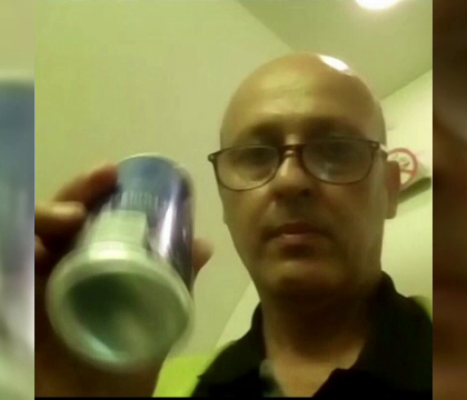 Probleme de securitate pe un aeroport aglomerat. Cat de usor i-a fost unui jurnalist sa plaseze "bombe false" in avioane Probleme de securitate pe un aeroport aglomerat. Cat de usor i-a fost unui jurnalist sa plaseze "bombe false" in avioane