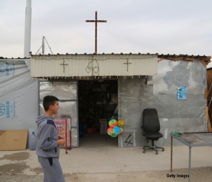 O fetita de 12 ani a fost arsa de vie de jihadistii Statului Islamic. Ultimele cuvinte pe care i le-a spus mamei sale O fetita de 12 ani a fost arsa de vie de jihadistii Statului Islamic. Ultimele cuvinte pe care i le-a spus mamei sale