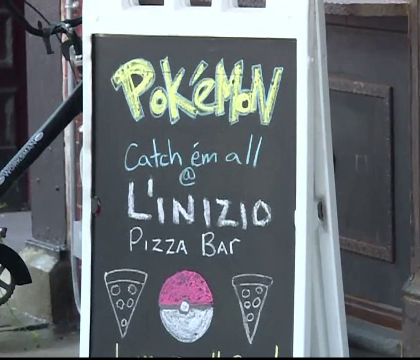 Patronul unei pizzerii si-a crescut incasarile cu 75%, cu jocul Pokemon Go. Trucul gasit pentru a-si atrage sute de clienti Patronul unei pizzerii si-a crescut incasarile cu 75%, cu jocul Pokemon Go. Trucul gasit pentru a-si atrage sute de clienti