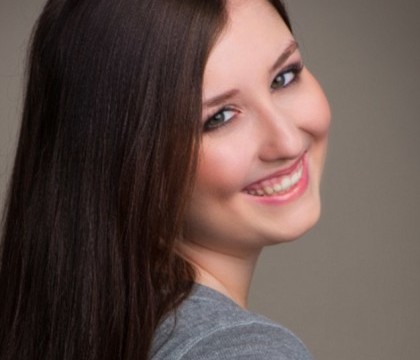 "Ma simt norocoasa. Am fost salvati de o familie". O studenta de 22 de ani povesteste cum a scapat din atacul de la mall "Ma simt norocoasa. Am fost salvati de o familie". O studenta de 22 de ani povesteste cum a scapat din atacul de la mall