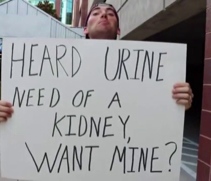 "Am auzit ca ai nevoie de un rinichi. Nu-l vrei pe al meu" Gestul facut de un tanar pentru prietenul sau, viral de internet