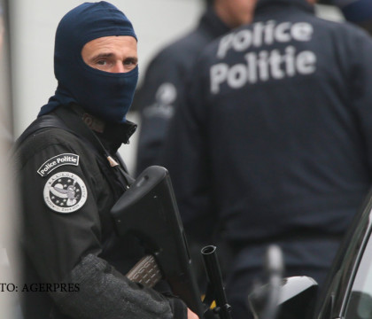 Politia belgiana a arestat doi frati care puneau la cale noi atentate teroriste. 8 perchezitii in orase din sudul tarii Politia belgiana a arestat doi frati care puneau la cale noi atentate teroriste. 8 perchezitii in orase din sudul tarii