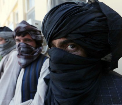 10 turisti straini, ucisi intr-un atentat in Afganistan. Barbati inarmati au atacat doua microbuze, pe o sosea 10 turisti straini, ucisi intr-un atentat in Afganistan. Barbati inarmati au atacat doua microbuze, pe o sosea