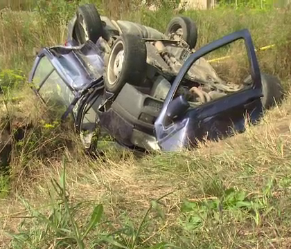 Un sofer a murit nevinovat dupa ce un tanar a depasit pe linie continua. Cum l-au gasit martorii imediat dupa accident Un sofer a murit nevinovat dupa ce un tanar a depasit pe linie continua. Cum l-au gasit martorii imediat dupa accident