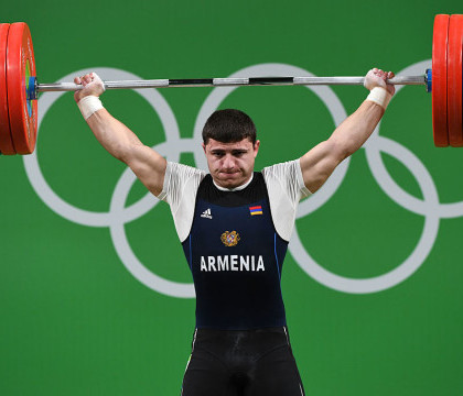 Accidentare grava la Jocurile Olimpice. Cotul unui sportiv a cedat in momentul in care a ridicat o haltera de 195 de kg Accidentare grava la Jocurile Olimpice. Cotul unui sportiv a cedat in momentul in care a ridicat o haltera de 195 de kg