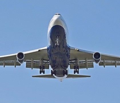 Avion din SUA, prins in mijlocul unor turbulente uriase. 24 de persoane au fost ranite Avion din SUA, prins in mijlocul unor turbulente uriase. 24 de persoane au fost ranite