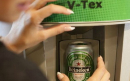 Aparatul de 760.000 de euro care raceste bauturile la cutie in cel mult 45 de secunde. VIDEO Aparatul de 760.000 de euro care raceste bauturile la cutie in cel mult 45 de secunde. VIDEO