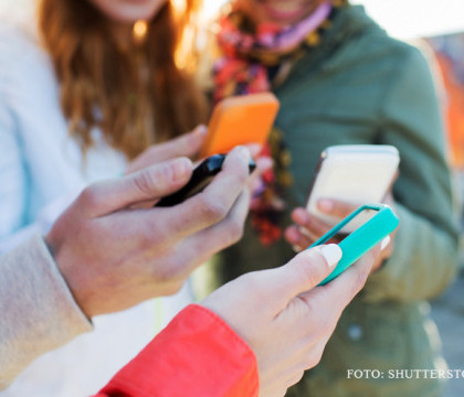 Noutati foarte importante pentru utilizatorii de WhatsApp si Waze. Ce schimbari mari vor aparea in cele doua aplicatii
