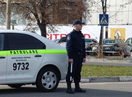 Incident la Comrat: A urcat baut la volan si a agresat politistii. Ce risca soferul unui Mercedes Incident la Comrat: A urcat baut la volan si a agresat politistii. Ce risca soferul unui Mercedes